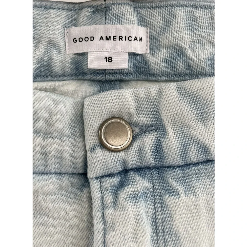 Good American Good Classic Side Slit Hi Rise Light Wash Jeans Size 18 $169